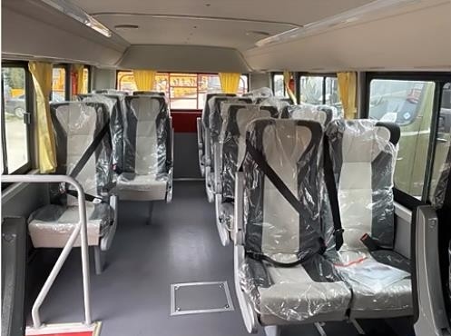 Diesel 170HP Power Custom Kendaraan Militer Off Road 4x4 Bus 6m Body 17 Kursi