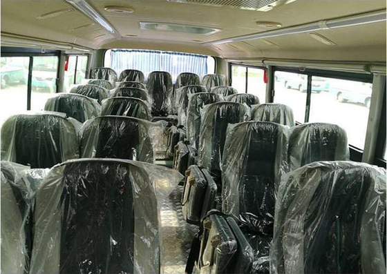 Off Road Tyre Soldiers Transport Bus Kendaraan Militer Hutan 6x6 Bus penumpang 190HP 30 Kursi