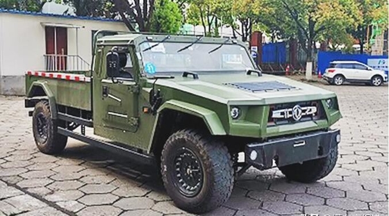 Cummins Engine 4x4 Custom Off Road Military Vehicles 190hp Penanganan Mobilitas Tinggi