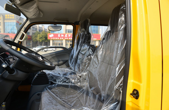 Truk Kargo Ringan 4x2 5 Kursi Truk Kargo Flatbed Ringan 115hp Untuk Penjemputan