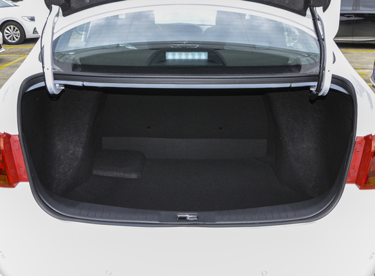 5 Seater Sedan Mobil Listrik Murni Rentang 400KM 163PS Mengemudi Depan ABS ESC