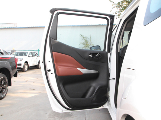 Mesin Turbo RWD 4 Pintu SUV Truk Pickup DONGFENG Untuk Berkemah Keluarga
