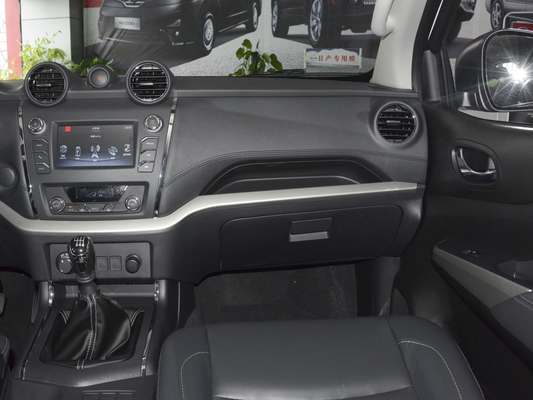 Double Row 5 Seater 4 Door SUV Pickup Truck 6MT 4WD 231HP Mesin Bensin
