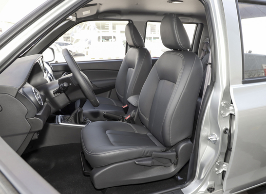Truk Pickup Empat Silinder 4 Pintu 4WD 5 Kursi 2.4L Perpindahan 1.4m Tangki Kargo