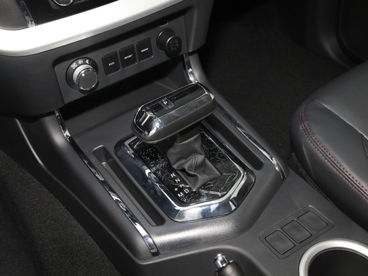 Cina Transmisi Otomatis Dongfeng Pickup 4WD Diferensial Lock Doudle Row 5 Kursi