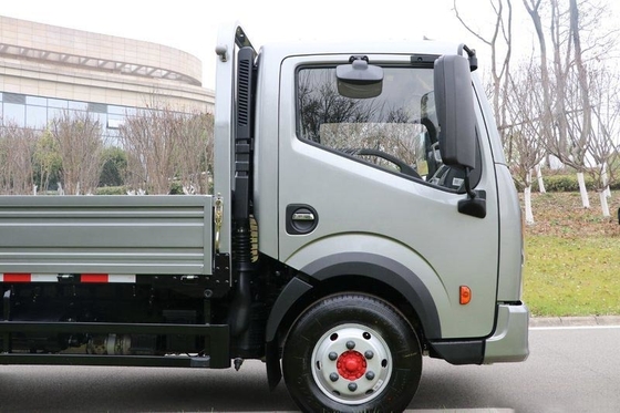 Truk Tugas Ringan Mesin DFAC 4,5 Ton Plat Kolom 143HP Jarak sumbu roda 3300mm