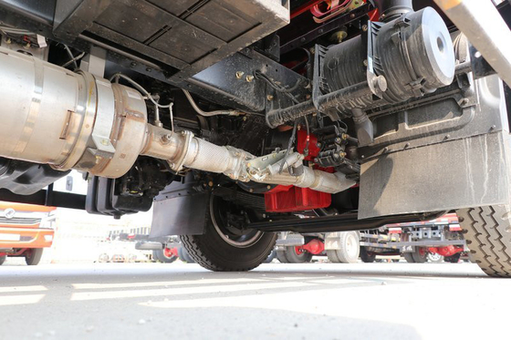 Pelat Kolom Transportasi Logistik Truk Kargo Ringan 6800mm Panjang 8MT Transmisi Rem Udara