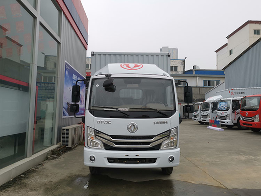 Truk Kargo Ringan GVW 3.5T-4.5T Lebar Kabin 1730mm Euro 2 Euro 6 Mesin YUCHAI Van Lorry