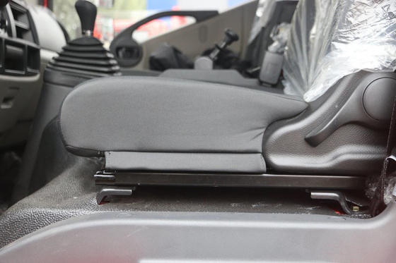 Truk DONGFENG Mesin YUCHAI Euro 2 Euro6 Plat Kolom Emisi Truk Kargo Ringan