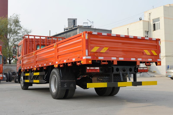 Euro 2 Dongfeng Cargo Medium Duty Truck 12T Cummins Engine 8MT Transmisi