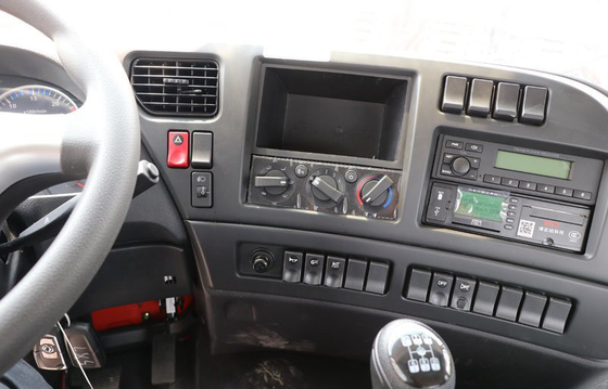Truk Traktor Dongfeng 35 Ton 4x2 350HP Mobil Truk Derek Untuk Transportasi Pelabuhan