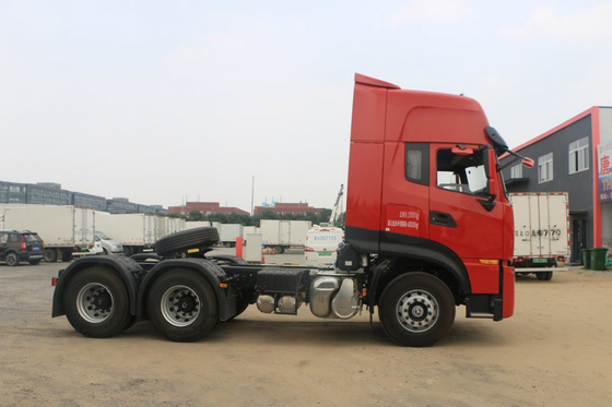 Truk Traktor Dongfeng Diesel 560hp Torsi Maks 2650N.m Untuk Mengangkut Barang