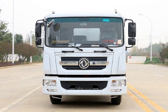Penyiram Air Sedang Truk Sanitasi Kota Jarak sumbu roda 4500mm GVW 18Ton 13Cbm