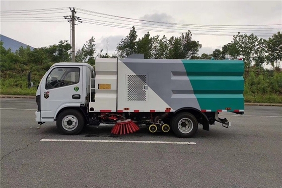 Truk Sanitasi Kota Diesel 4x2 130 HP Jarak sumbu roda 3300mm Truk Penyapu Jalan
