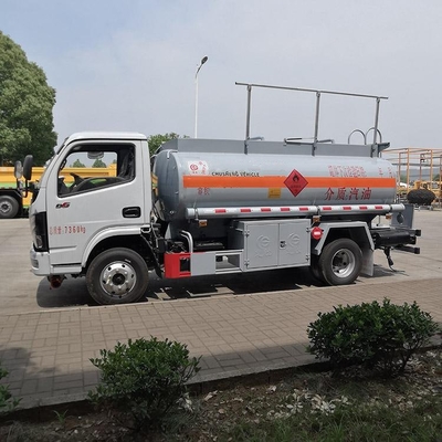 Truk Tangki Bahan Bakar Bensin Diesel 4x2 Roda 4,5 Cbm Truk Pengangkut Minyak Tanah