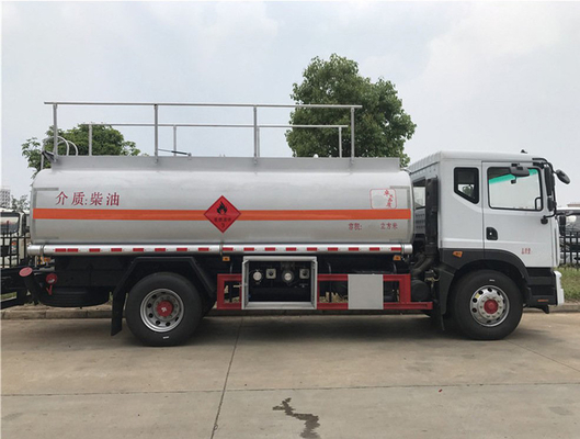 Pengangkutan Minyak Truk Tugas Berat 200 HP Tenaga Mesin 18 Ton
