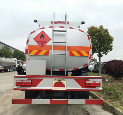 Pengangkutan Minyak Truk Tugas Berat 200 HP Tenaga Mesin 18 Ton