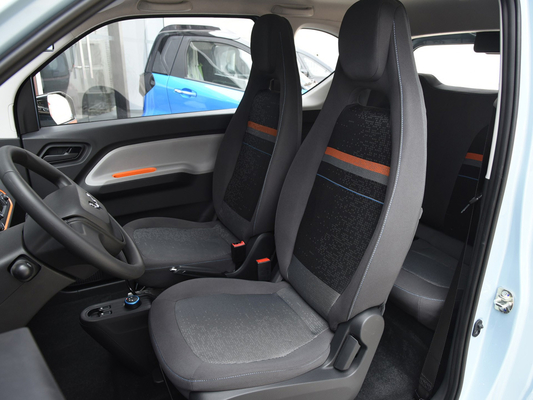 Mini 4 Kursi Mobil SUV Listrik Kecil 20KW 27ps NEDC Range 120KM RWD