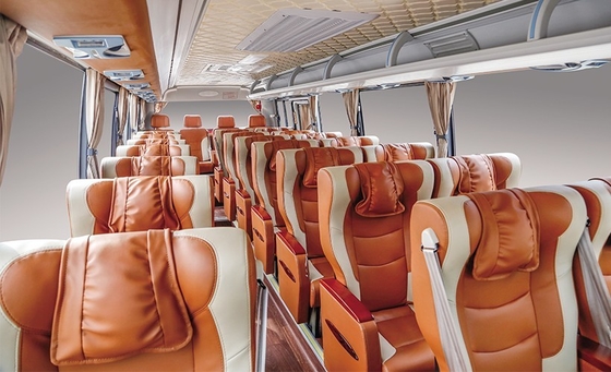 Bus Pelatih Mewah Golden Dragon Diesel 220 HP 8m 10 - 34 Kursi Bus Perjalanan Tim