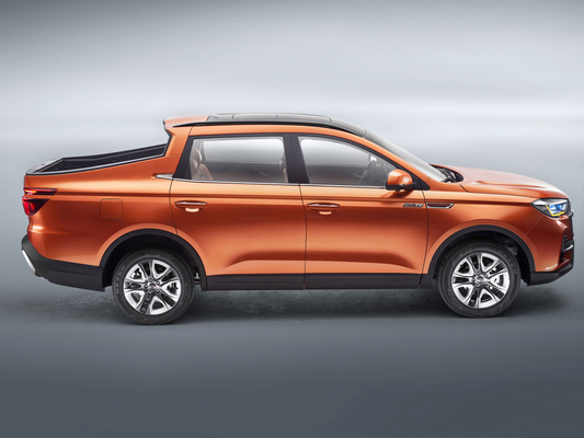 Rumah Tangga 4 Pintu SUV Pickup 8AT 224HP Bensin Power Leather Seats Lampu Depan LED