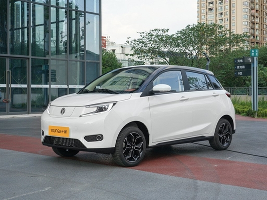 Cina Mobil Listrik Murni 5 pintu 4 Kursi Mobil EV Murni MINI SUV Range Mileage 400KM